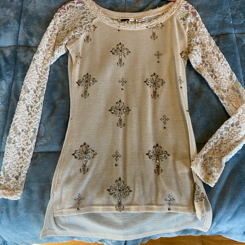 Beautiful, comfy lace long sleeve shirt